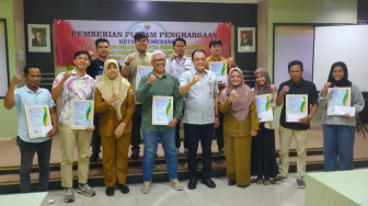 10 Finalis Lomba Fotografi Peduli Sungai Batanghari Terima Hadiah