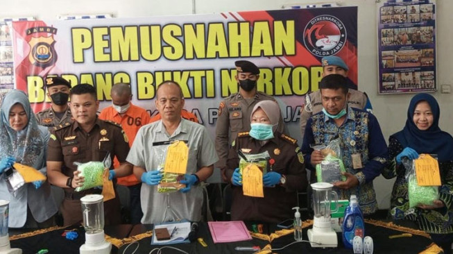 Narkoba Seharga Hampir 6 Miliar Rupiah Dimusnahkan