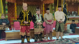 Ahmadi Noor Supit Terima Gelar Adat Melayu Jambi, Edi Purwanto: Adat Melayu Jambi Harus Dilestarikan
