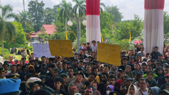 Ratusan Sopir Angkutan Batu Bara Minta Dibuka Lagi Jalan Nasional, Al Haris Bilang Coba Dulu Jalur Sungai