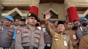 Al Haris Minta Polisi Usut Tuntas Pelaku dan Dalang Perusakan Kantor Gubernur Jambi