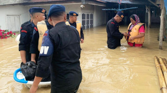 Polda Jambi Kirim Brimob Kompi 3 Batalyon B Pelopor Bantu Evakuasi Korban Banjir Kerinci