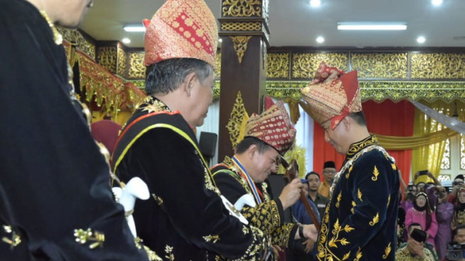 Irjen Pol Rusdi Hartono Terima  Gelar Adat Dubalang Sakti Utamo Dari LAM Jambi