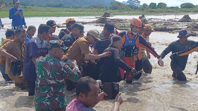 Warga Hiang Terseret Longsor Tewas di Sungai Batang Merao