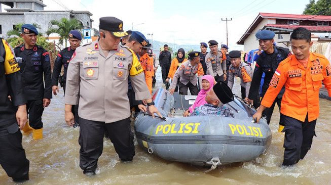 Wakapolda Jambi Tinjau Banjir Kerinci dan Sungaipenuh
