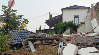 Dilanda Longsor, Puluhan Rumah Hancur Menunggu Ambruk