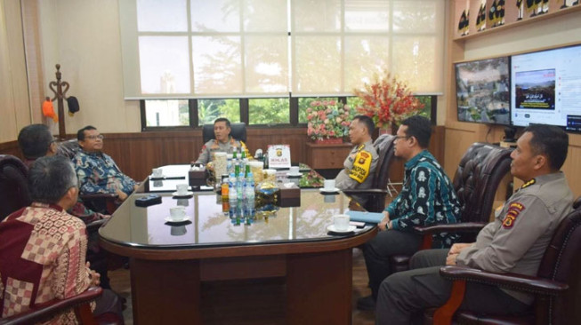 Kapolda Jambi Terima Kunjungan Kepala Perwakilan BPK RI Provinsi Jambi