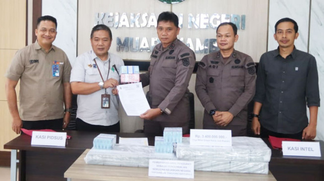 Kejari Muarojambi Terima Uang Pengganti dari Tonggung Napitupulu, Selamatkan Uang Negara 3,4 Miliar Rupiah