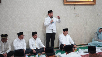 Gubernur Serahkan Santunan Bagi PNS Purnabakti Pemprov Jambi