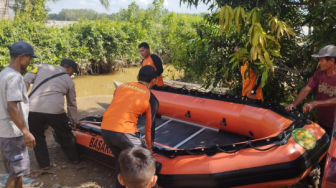 Pompong Tabrak Kayu Hampir Terbalik, Seorang Balita Jatuh ke Sungai dan Tenggelam