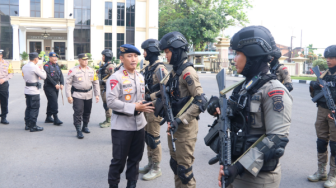 Polda Jambi Kirim 100 Personel Brimob ke Papua Bantu Operasi Amole