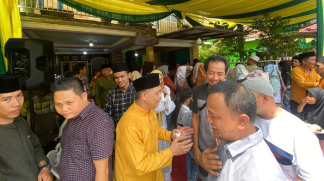 Halal Bihalal di Rumah Budi Setiawan, Warga Membludak