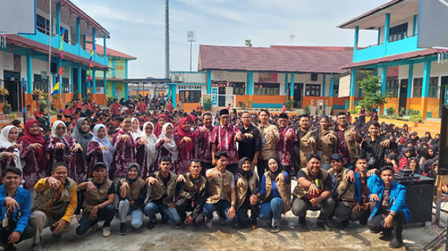 SKK Migas - PetroChina Ajak Siswa-Siswi SMP Peduli Pelestarian Ekosistem Pesisir