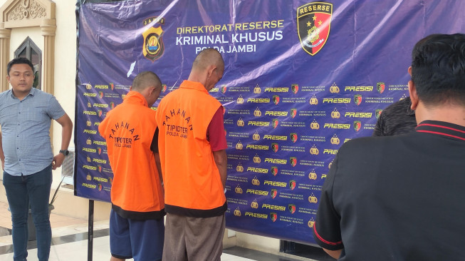 Polisi Tangkap Penambang dan Sopir Minyak Ilegal