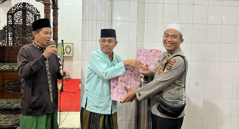 Polda Jambi Safari Ramadhan dan Tarawih Keliling di Masjid Jami' Assa'adah Tehok.