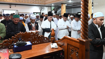 Wakapolda Jambi Solat Id di Masjid Al Ikhlas Mapolda Jambi.