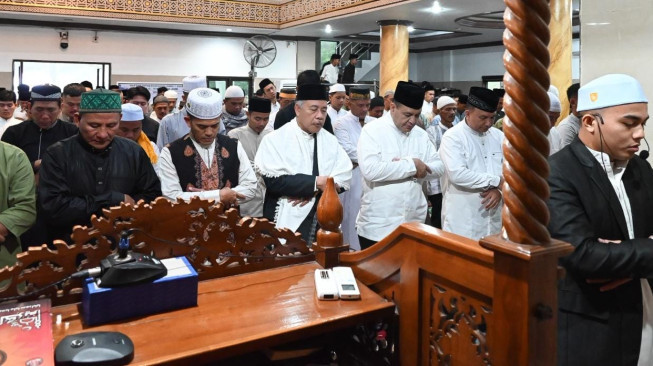 Wakapolda Jambi Solat Id di Masjid Al Ikhlas Mapolda Jambi.