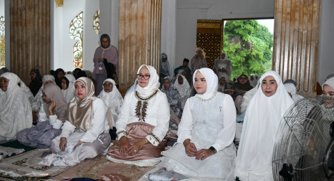 Shalat Ied Perdana, Ini Pesan Bupati Dillah