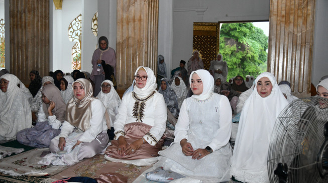 Shalat Ied Perdana, Ini Pesan Bupati Dillah