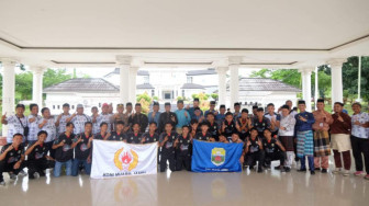 Sekda Muaro Jambi Budhi Hartono S,. Sos,.MT Hadir Dalam Kegiatan Pelepasan Tim Sepak bola Muaro Jambi