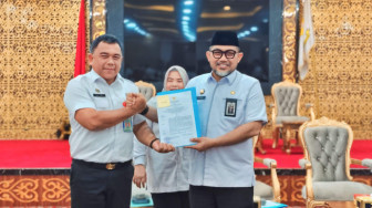 Sekda Budi Hartono Menghadiri Rapat Serah Terima Jabatan