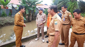 Penjabat Bupati Muarojambi Tinjau Banjir di Desa Tangkit