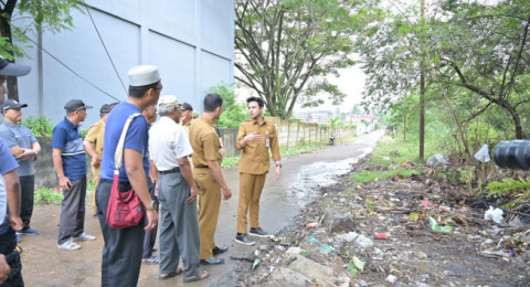 Sampah Sumbat Saluran Air, Wawako Diza Cek Sejumlah TPS Dalam Wilayah Kota Jambi