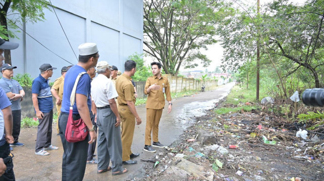 Sampah Sumbat Saluran Air, Wawako Diza Cek Sejumlah TPS Dalam Wilayah Kota Jambi