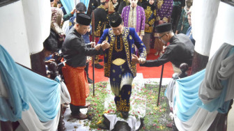 Dari Lacak hingga Tanduk Buang: Datuk Maulana, Datuk Diza dan Datin Sri Diangkat dalam Prosesi Budaya Melayu Jambi