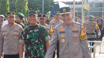 Kapolda Jambi Bersama Dandrem 042 Gapu Hadiri Apel Pergeseran Pasukan PSU di Kabupaten Bungo.