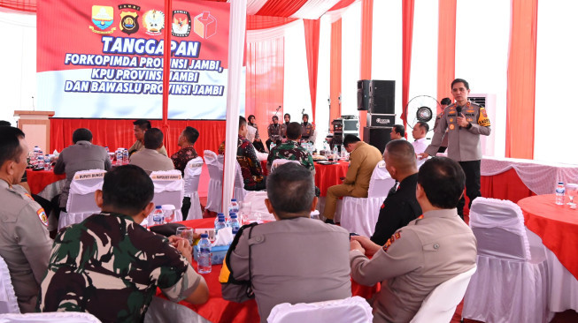 Irjen Pol Krisno H Siregar Hadiri Kegiatan Halal Bi Halal dan Deklarasi Pilkada Damai di Polres Bungo.