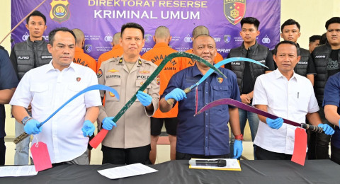 Bersenjata Tajam, Ditreskrimum Polda Jambi Amankan Lima Pemuda yang Akan Tawuran.