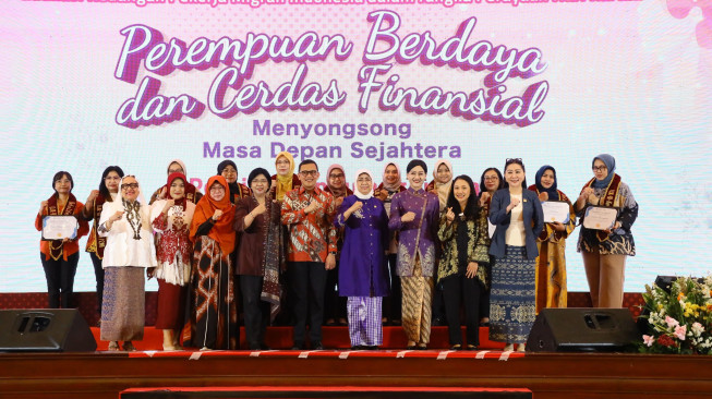 Pentingnya Literasi Keuangan Bagi Perempuan Hebat Pekerja Migran Indonesia.