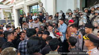 JANGAN GAGAL PAHAM ! Ini Kronologis Potongan Video Viral Ketua DPRD Jambi Respon Mahasiswa