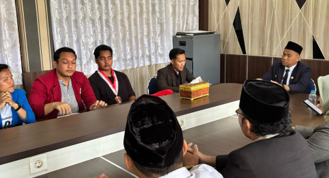 Miris dengan PETI dan Narkoba, Puluhan Mahasiswa dan Pemuda Bungo Sambangi DPRD