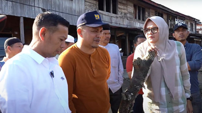 Bupati dan Wabup Tanjabtim Cek Jembatan Ambruk di Muara Sabak Timur