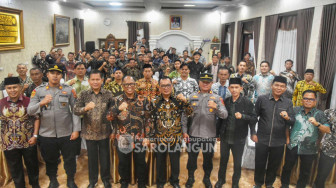 Kontingen Sepak Bola Sarolangun Dilepas untuk Gubernur Cup 2025 di Kota Jambi