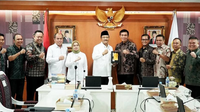 Fadhil Arief Usulkan Sekolah Rakyat Saat Audisi Bersama Menteri Sosial RI
