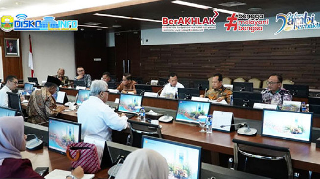 Bupati Muarojambi Minta Kementerian PUPR Bantu Perbaikan Jalan