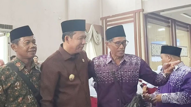 168 Jemaah Calon Haji Asal Muarojambi Diberangkatkan