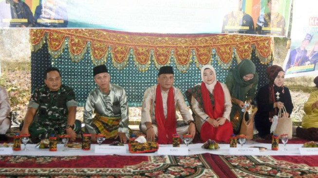Bupati Sarolangun H Hurmin Buka Kegiatan Festival Adat Melayu Jambi 2025