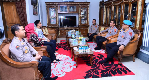 Kapolda Jambi Anjangsana Ke Kediaman Purnawirawan