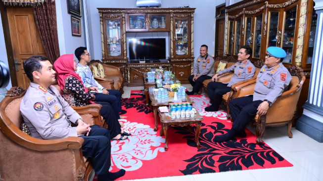 Kapolda Jambi Anjangsana Ke Kediaman Purnawirawan