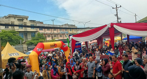 “Jalan Santai Bahagia” Meriahkan Milad ke-6 Universitas Muhammad Jambi