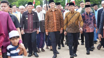 Hijaukan Bumi, Bupati Muaro Jambi  Bersama Menteri Kehutanan Tanam Pohon di Kumpeh