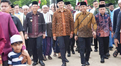 Hijaukan Bumi, Bupati Muaro Jambi  Bersama Menteri Kehutanan Tanam Pohon di Kumpeh