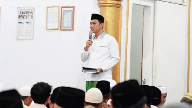 Fadhil Arief Sholat Idul Adha di Masjid Miftahul Huda Rengas Condong