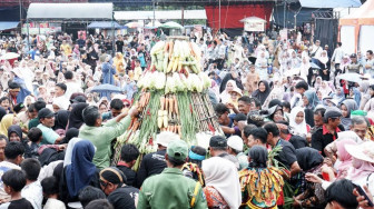 Bupati Batang Hari Hadiri Grebek Suro di Sridadi