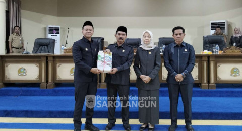 Wabup Gerry Trisatwika Sampaikan Empat Ranperda Prioritas di Rapat Paripurna DPRD Sarolangun