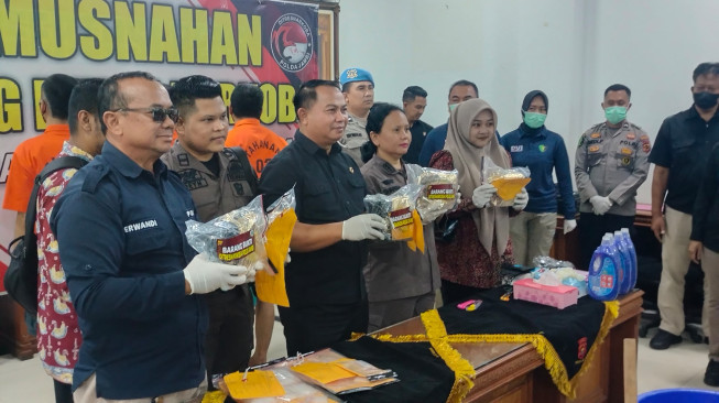 Polda Jambi Musnahkan 5,5 kg Sabu jaringan Riau